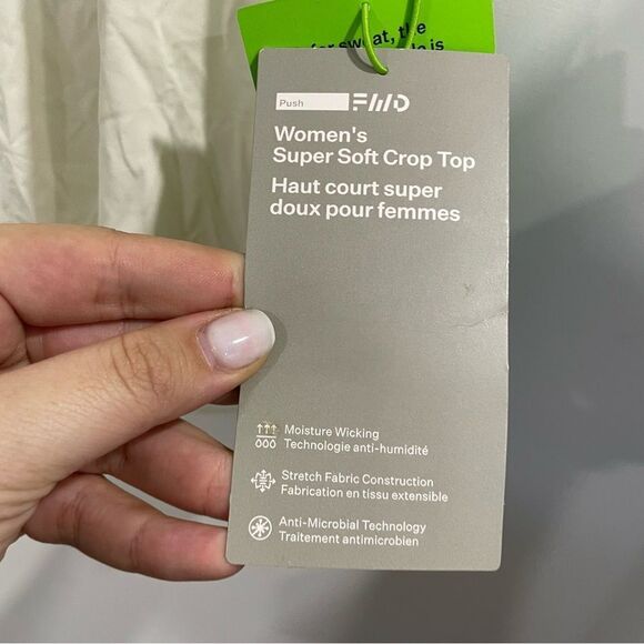 3/$25 ✺ FWD Super Soft Crop Top Large - Picture 2 of 5